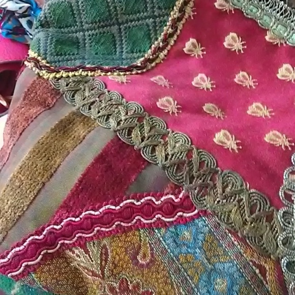 Green/ Burgundy Tapestry handbag - Picture 5 of 6